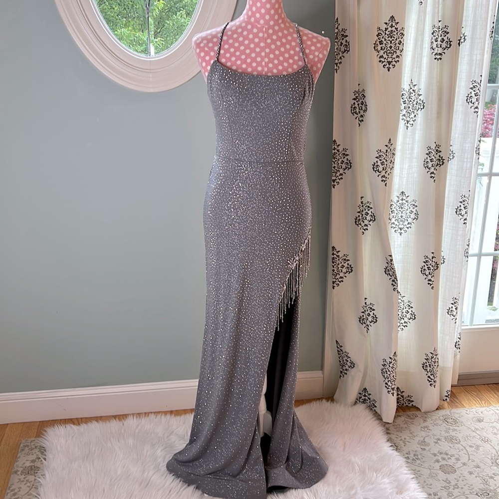 Vienna Prom Dress Size 6 - Picture 3 of 13